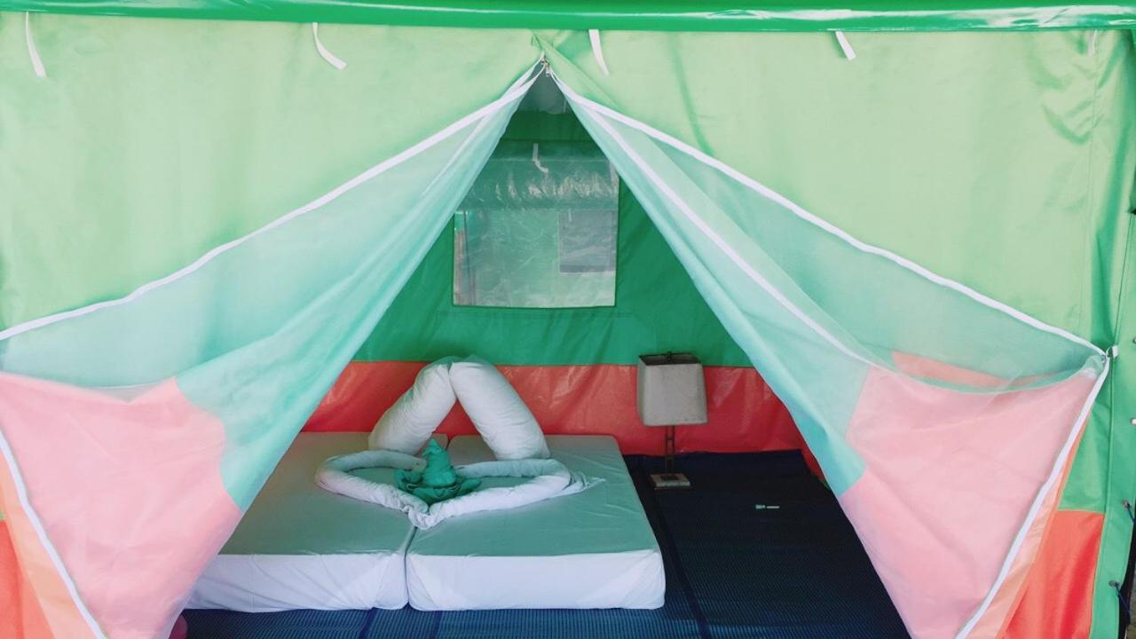 Koh Ngai Camping Restaurant @ Bar Exterior foto